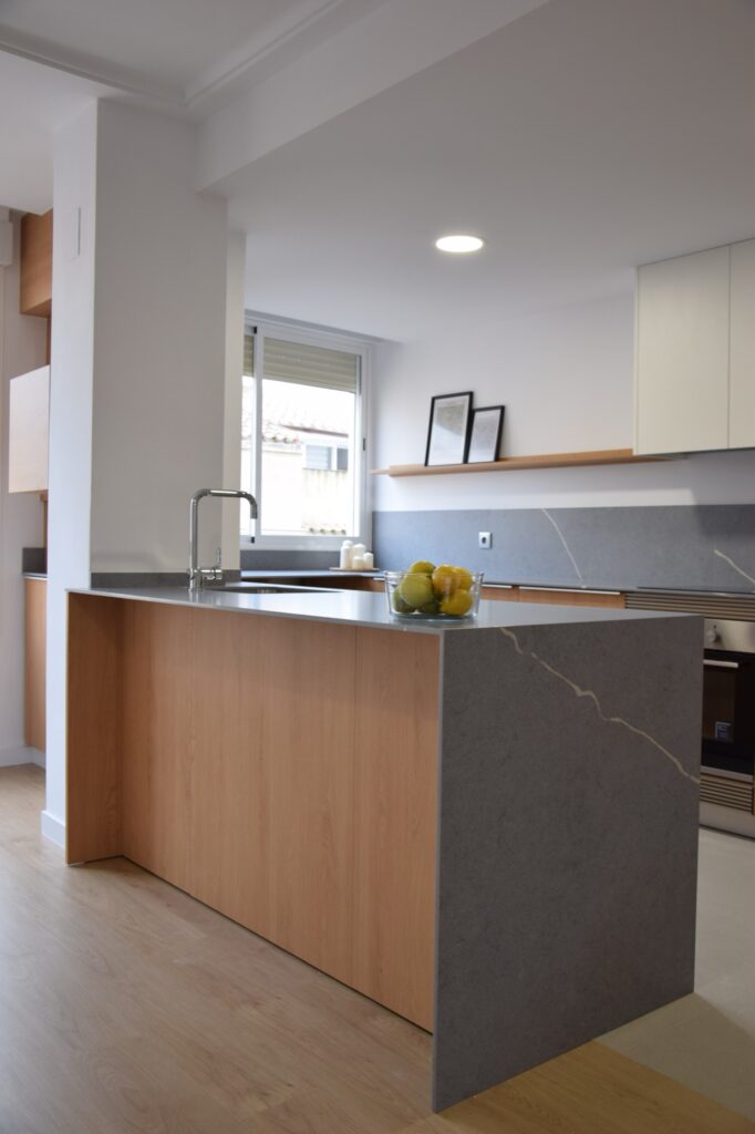 SL9 · Reforma interior de vivienda con cambio de distribución